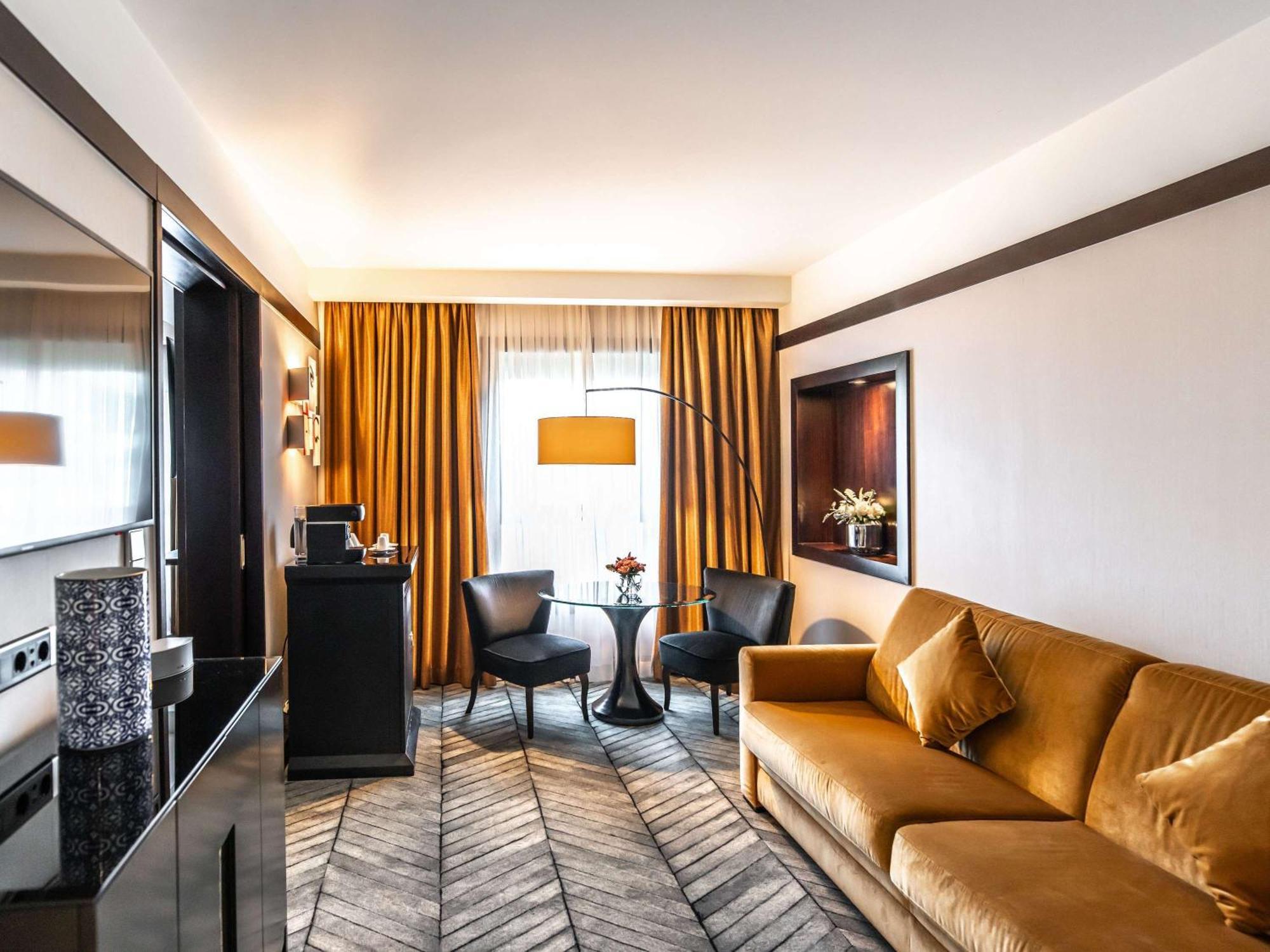 Sofitel Lisbon Liberdade Hotel Екстериор снимка